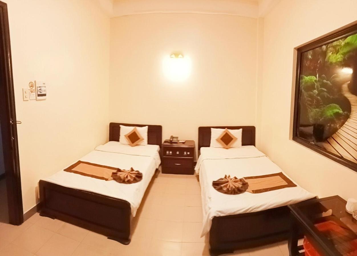 Tran Ly Hotel Hue Exterior photo