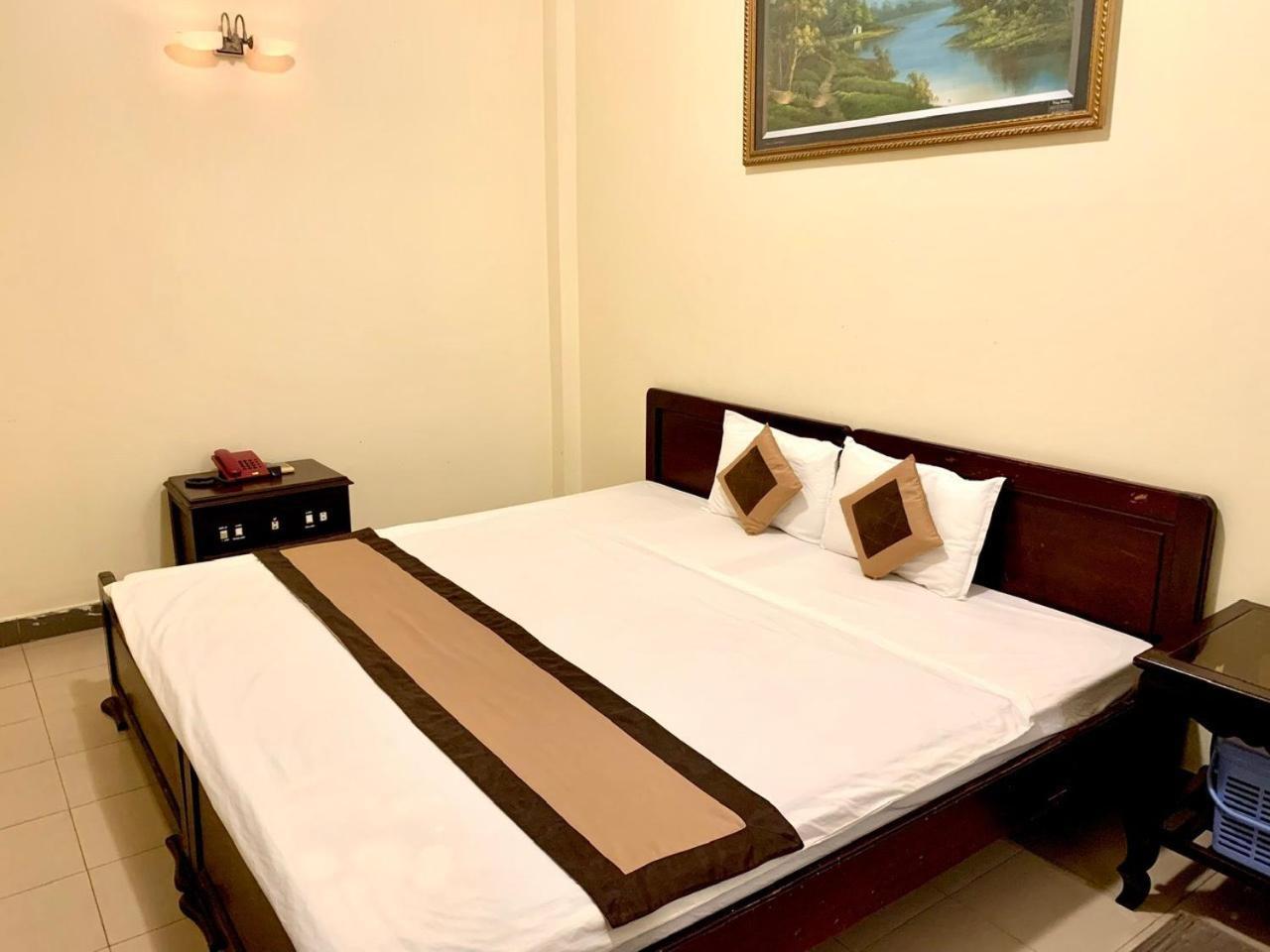 Tran Ly Hotel Hue Exterior photo