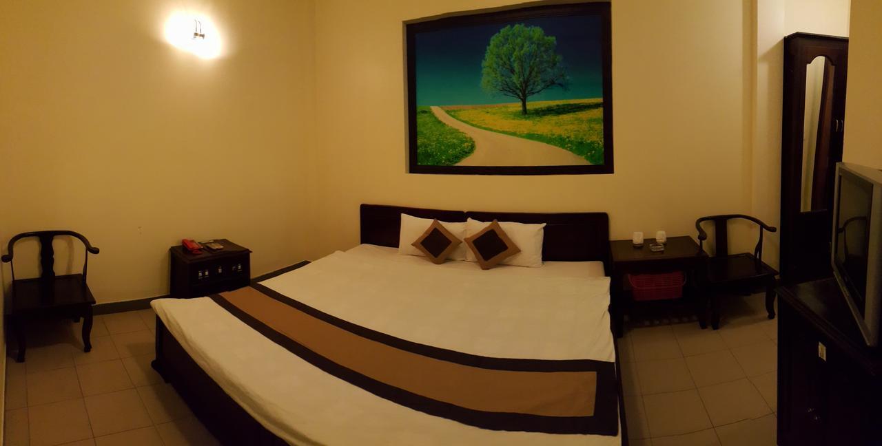 Tran Ly Hotel Hue Exterior photo